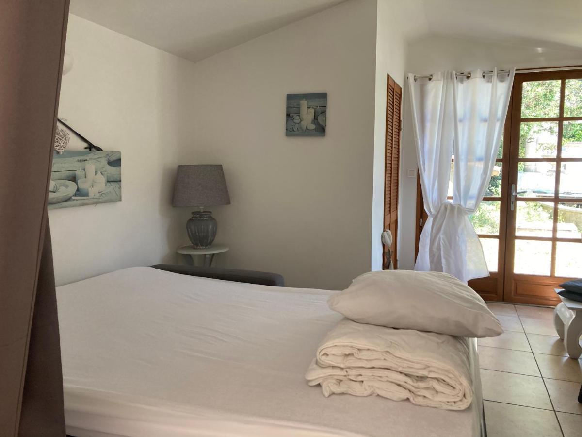 Gite Encore Un Soir Hyères Екстериор снимка